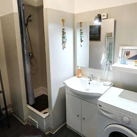 Апартаменты T3 Renove Pour 6, Front De Avec Parking Privatif - Fr-1-607-74 *