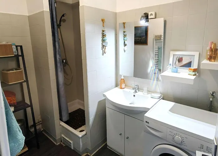 Appartamento T3 Rénové En Bord De Mer, Parking, Terrasse, Proche Et Commerces, Pour 6 Personnes - Fr-1-607-74 *