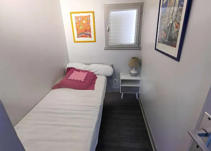 T3 Rénové En Bord De Mer, Parking, Terrasse, Proche Et Commerces, Pour 6 Personnes - Fr-1-607-74 Agde