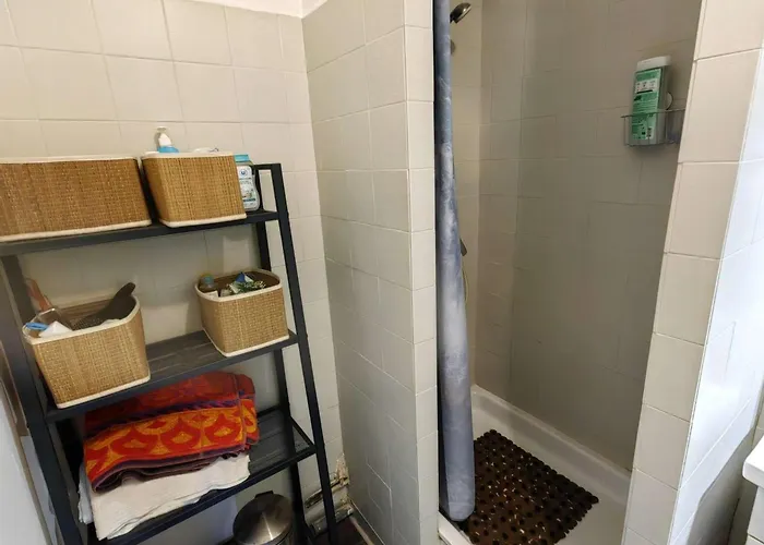 T3 Rénové En Bord De Mer, Parking, Terrasse, Proche Et Commerces, Pour 6 Personnes - Fr-1-607-74 Agde