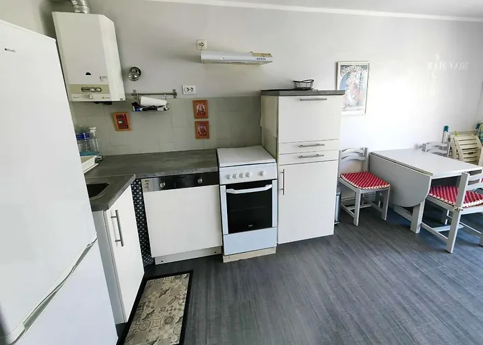 Appartamento T3 Rénové En Bord De Mer, Parking, Terrasse, Proche Et Commerces, Pour 6 Personnes - Fr-1-607-74