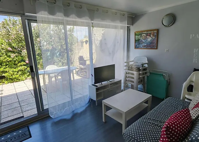 T3 Rénové En Bord De Mer, Parking, Terrasse, Proche Et Commerces, Pour 6 Personnes - Fr-1-607-74 Appartamento *