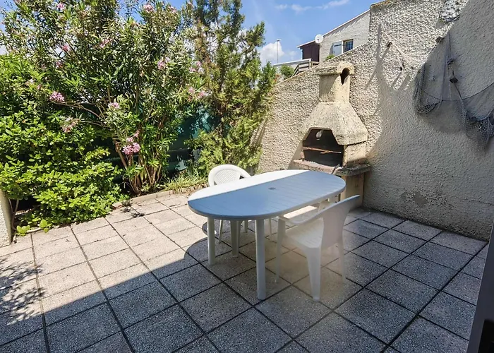 T3 Rénové En Bord De Mer, Parking, Terrasse, Proche Et Commerces, Pour 6 Personnes - Fr-1-607-74 Appartamento *