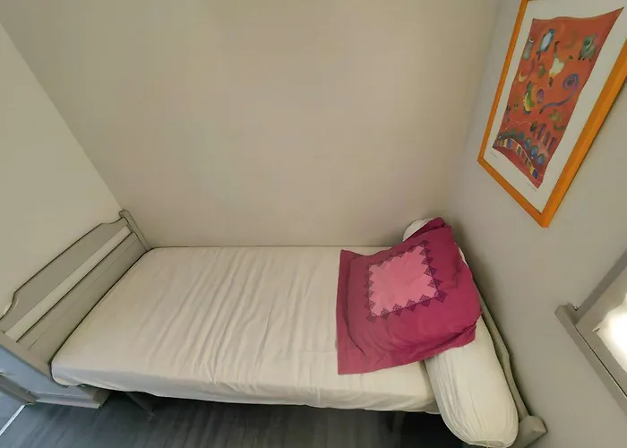 T3 Rénové En Bord De Mer, Parking, Terrasse, Proche Et Commerces, Pour 6 Personnes - Fr-1-607-74 Appartamento Agde